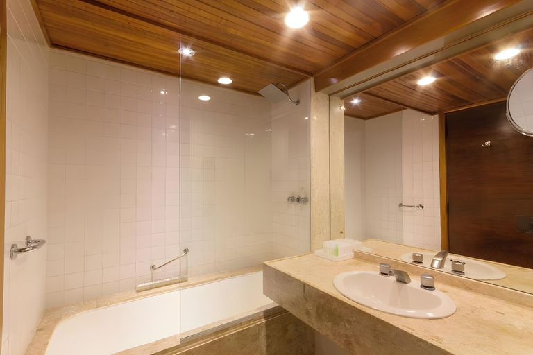 Bathroom 5, Hotel Atlante Plaza, Recife