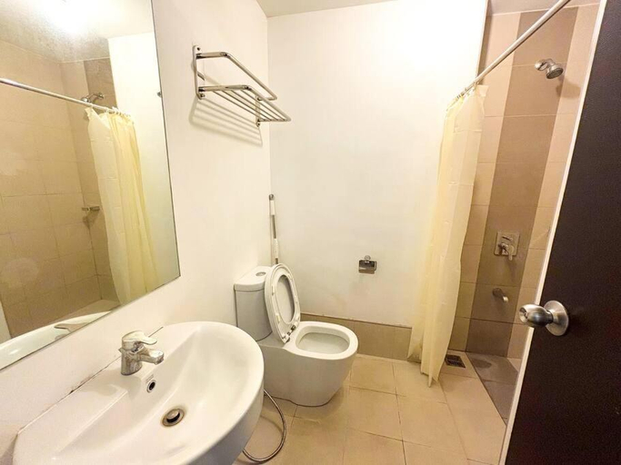 Bathroom, Heart of Davao City AbreezaPlace, Davao City