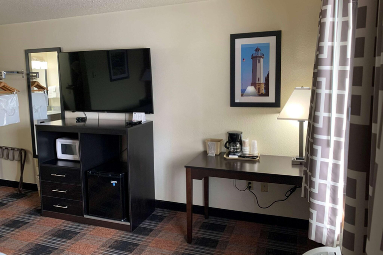 Exterior & Views 2, Baymont by Wyndham Waupun, Fond du Lac