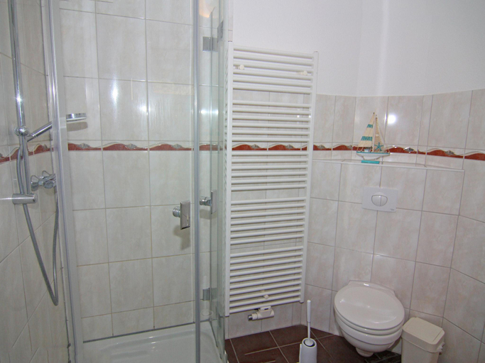 Bathroom 3, Appartementhaus in Trassenheide, Vorpommern-Greifswald