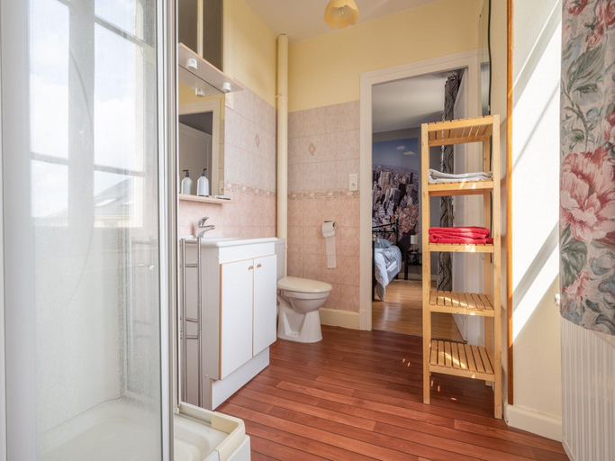 Bathroom 3, Vintage Holiday Home in Nouart, Ardennes