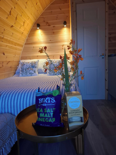 Room 4, Beautiful and Cosy Garden Pod Saintives, Cornwall