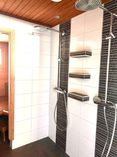 Bathroom 3, Kaamos City House, Lapland