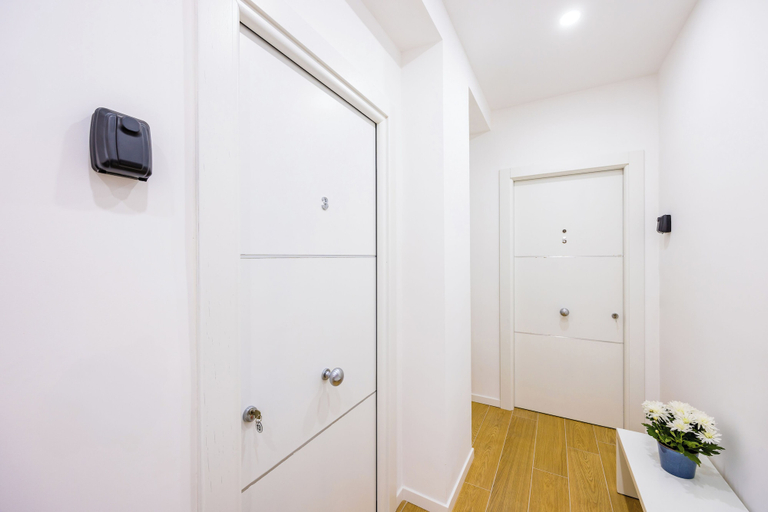 Others 5, Carlo III guest house, Napoli