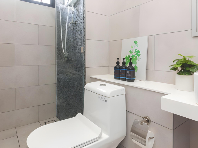 Bathroom 4, The Shore Kota Kinabalu By Perfect Host Borneo, Kota Kinabalu