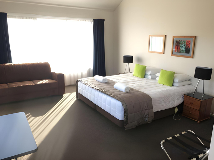 Bedroom 2, Alpine Glacier Motel, Westland
