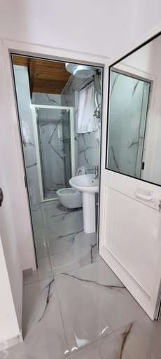 Bathroom 3, Hotel Restorant Olti, Durrësit