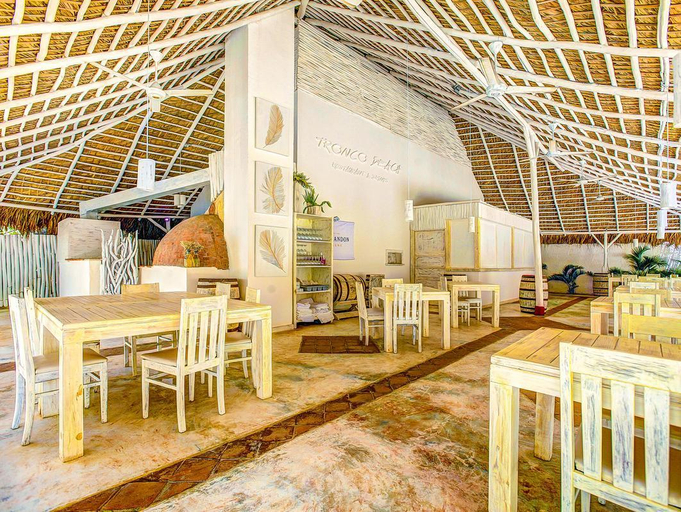 Food & Drinks 2, Los Corales Villas & Apartments, Salvaleon de Higuey