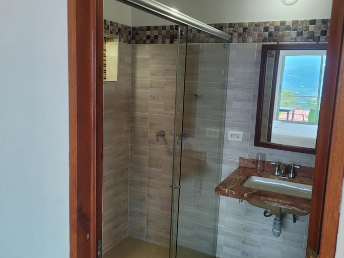 Bathroom 4, Hotel Santa Barbara, Berbeo