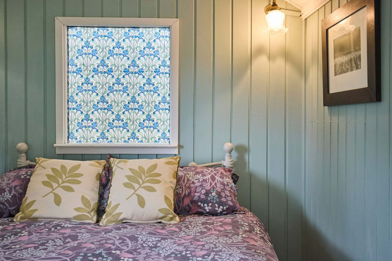 Room 3, Host Stay Shepherd s Hut, Norfolk