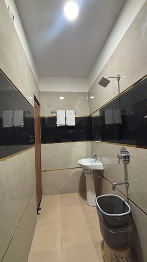 Bathroom 3, Aastha view, Amritsar