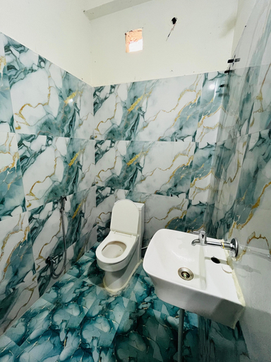 Bathroom 4, Vande Bharat P Guest House, Budaun
