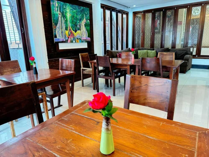 Food & Drinks, Dancenter Bupamontra Chiangmai, Muang Chiang Mai