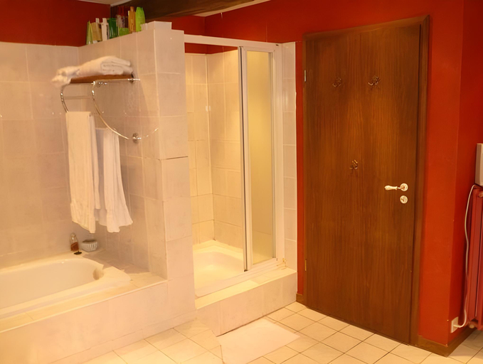 Bathroom 4, Desnie Farmhouse with Pool, Liège
