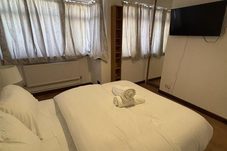 Room 2, Dagenham - Stay 5 - Garden - Parking - Petfriendly, London