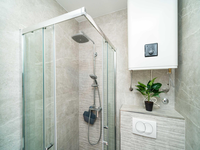 Bathroom 2, Apartment Rooms Papa - Studio Apartment with Balcony and Partial Sea View, Župa Dubrovačka