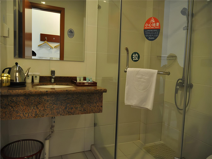 Bathroom 4, GreenTree Inn Shanghai Chongming Bao Town Express Hotel, Shanghai