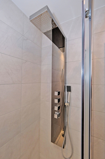Bathroom 3, Orange Apartments - Belgrave Mansions, Aberdeen