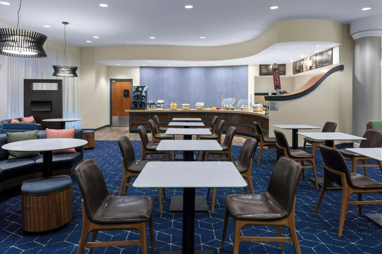 Food & Drinks 5, Courtyard by Marriott Reading Wyomissing, Berks