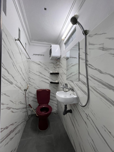Bathroom, 1979 Homestay, Huế