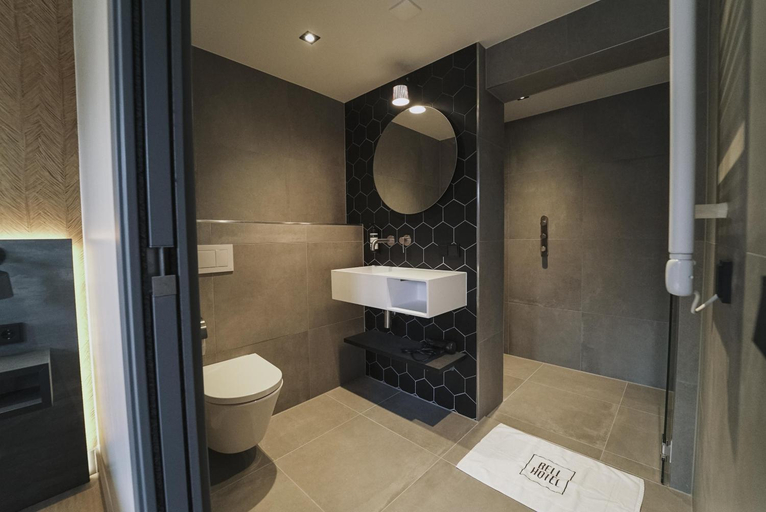 Bathroom 2, Hotel Bell, Zandvoort