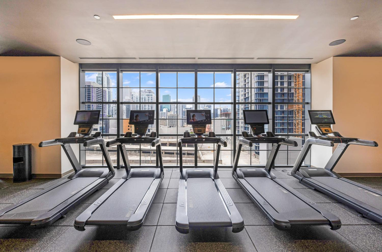 Others 5, Chic Downtown 1BR with Stunning Views, Miami-Dade