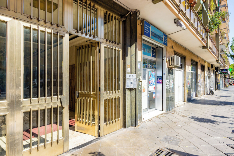 Exterior & Views 2, Carlo III guest house, Napoli