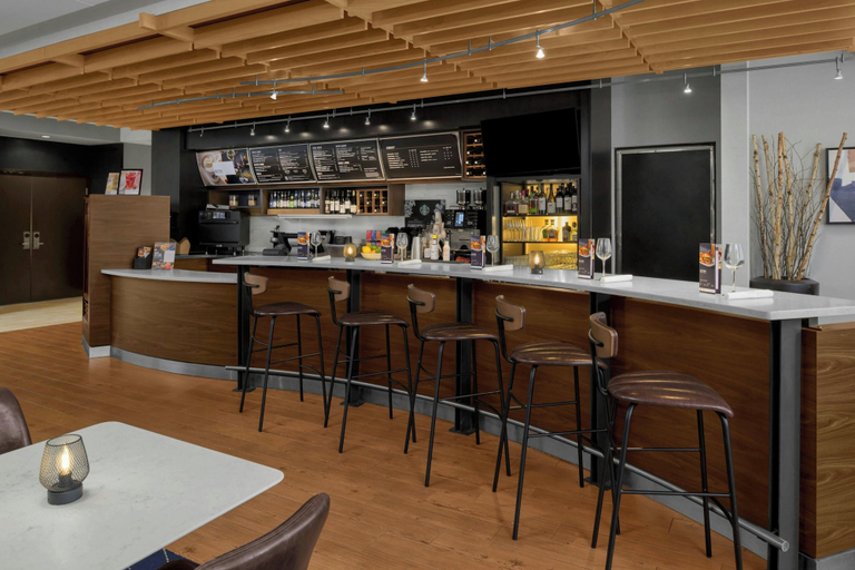 Food & Drinks 5, Courtyard Pittsburgh Airport Settlers Ridge, Allegheny