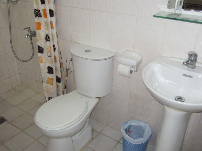 Bathroom 2, Cebu Residencia Lourdes, Lapu-Lapu City