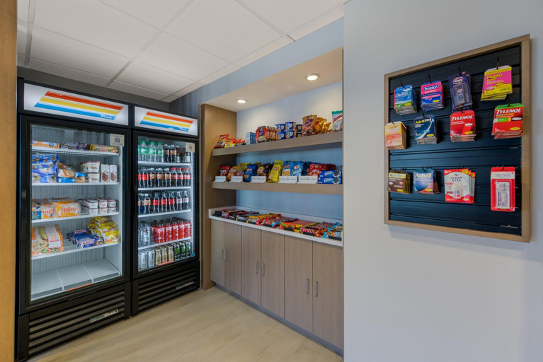 Food & Drinks 5, Holiday Inn Express Hotels- Hampton By IHG, Hampton