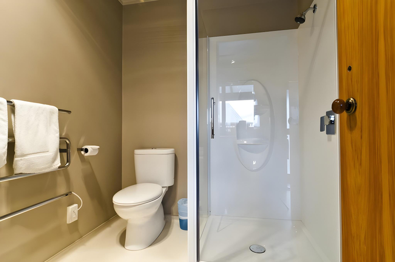 Bathroom 3, Alpine Glacier Motel, Westland