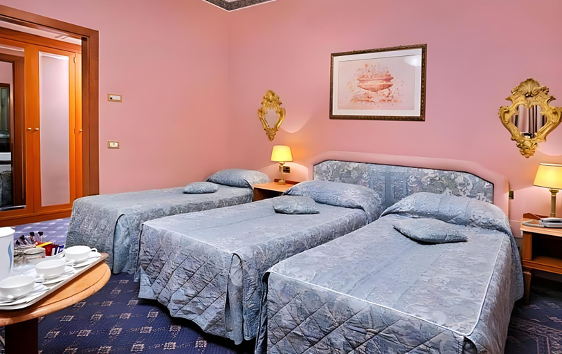 Bedroom 2, Hotel Mecenate Palace, Rome