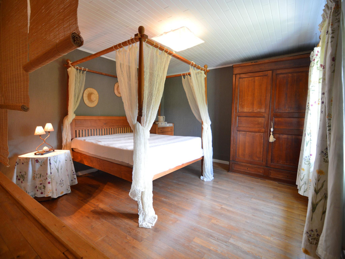 Bedroom 2, Charming cottage in a farm with views, Namur