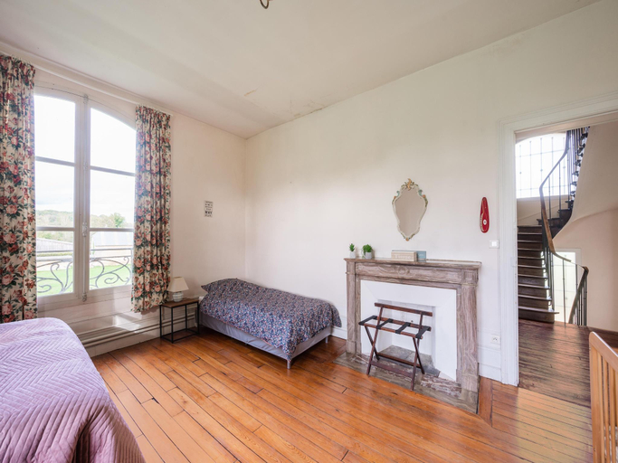 Bedroom 2, Holiday home adjoining a chateau., Ardennes