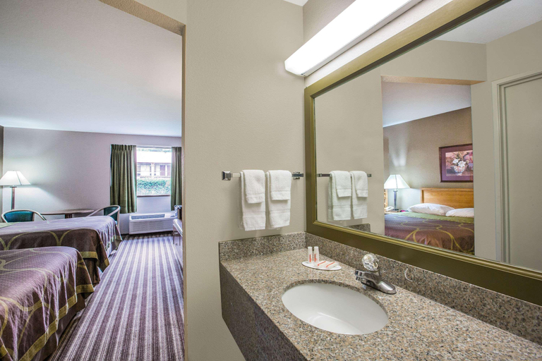 Bathroom 5, Super 8 By Wyndham Oxford, Lafayette