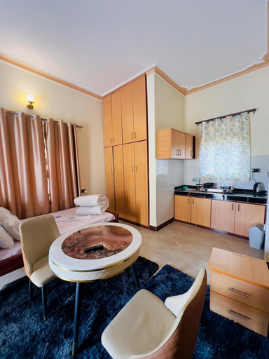 Others 2, golden hotel and apartments, Mbarara