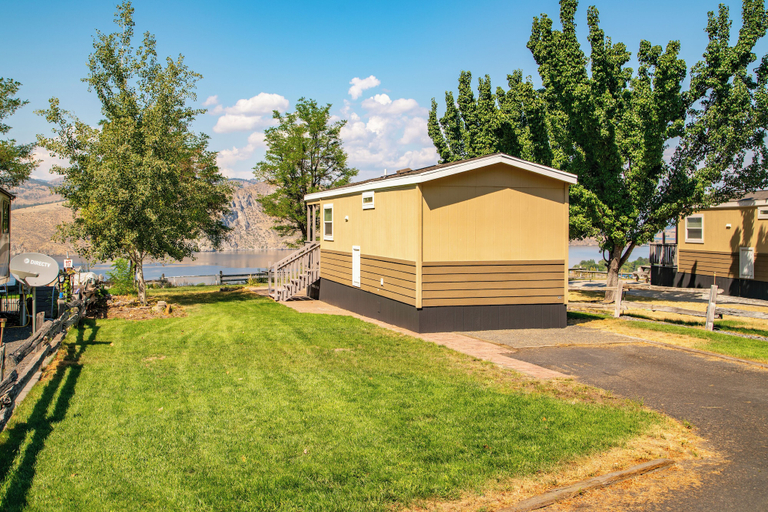 Exterior & Views 2, The River Rue RV Park, Lincoln