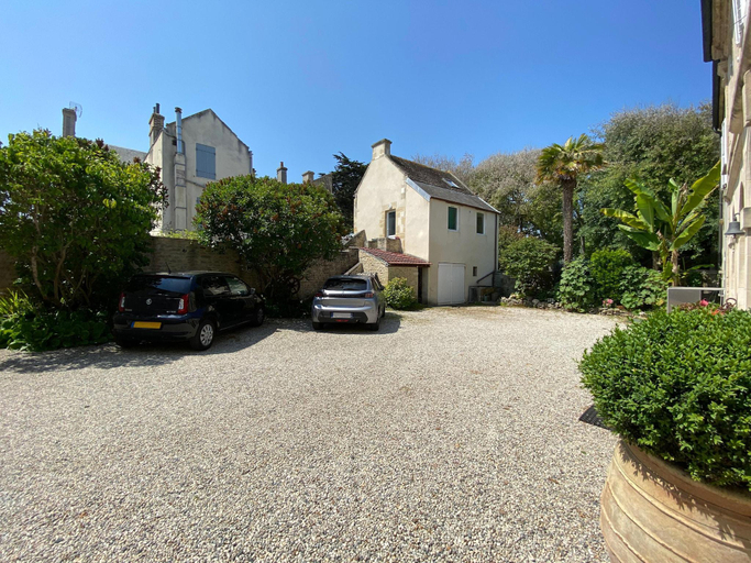 1, Apartment by Sandy Beach in Arromanches, Calvados