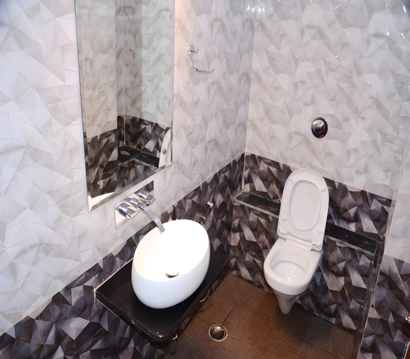Bathroom, Nivedita Hotel, Varanasi