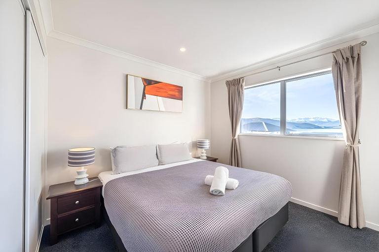 Bedroom 2, Supernova, Mackenzie
