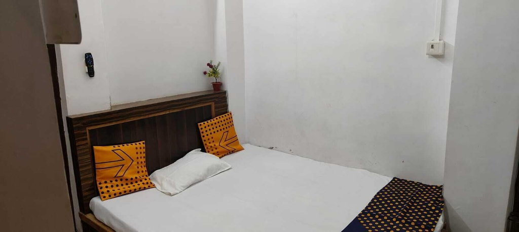 Others 5, Royal Kashi Lodge, Kaushambi