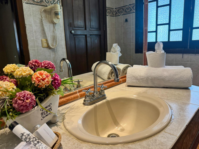 Bathroom 5, Finca Garullo Hotel Boutique, Martínez de la Torre