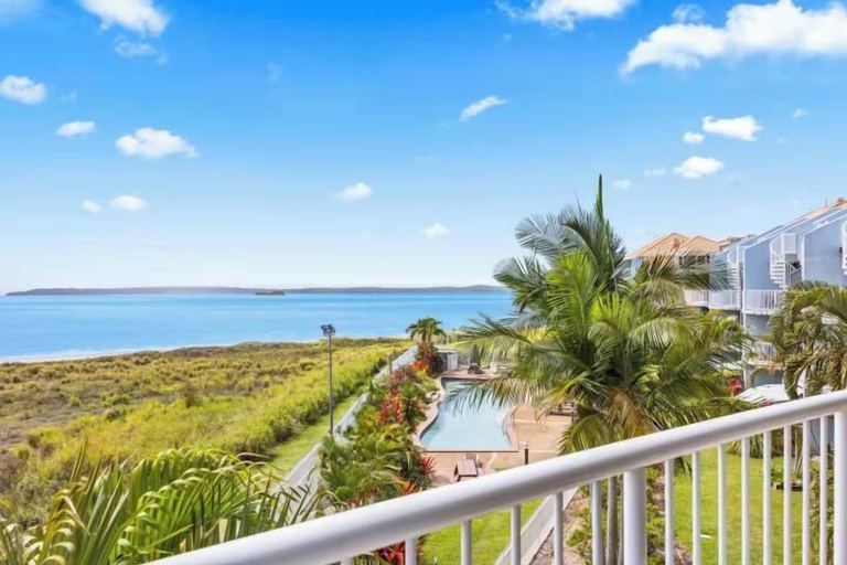 Others 3, Wake to the Waves - Oceanfront Apartment, Hervey Bay - Pt A