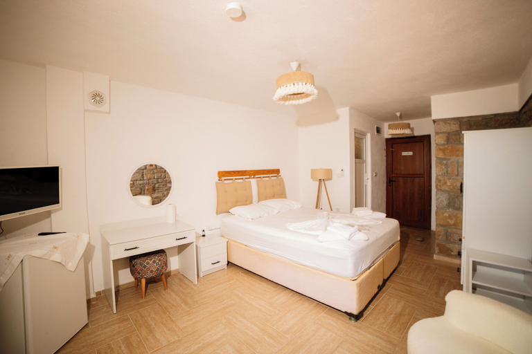 Bedroom 4, Kastro Konak Hotel, Gökçeada