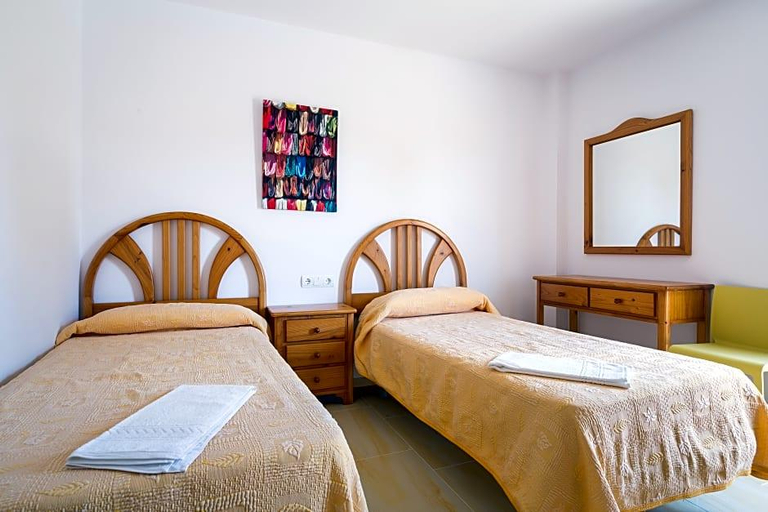 Bedroom 5, Zodiac Apartamentos, Baleares
