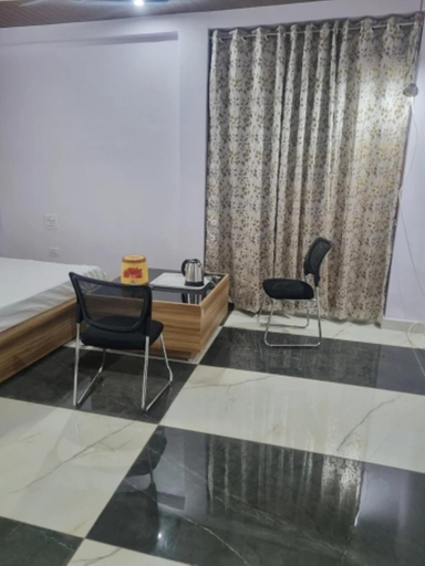 Others 5, Hotel Shri Anand (Berinag,UK), Pithoragarh