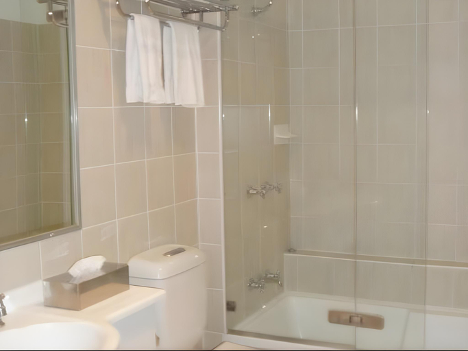 Bathroom 2, Carlyle Suites & Apartments, Wagga Wagga - Pt A