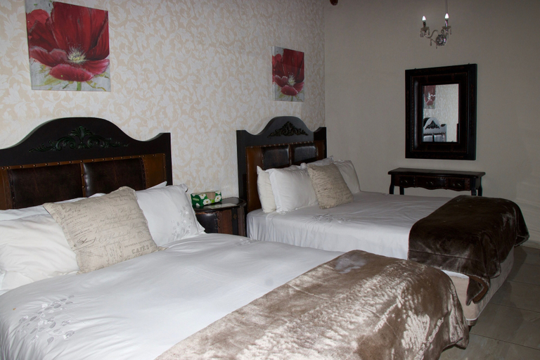 Bedroom 2, Dwaleni Farm Lodge, Nhlambeni