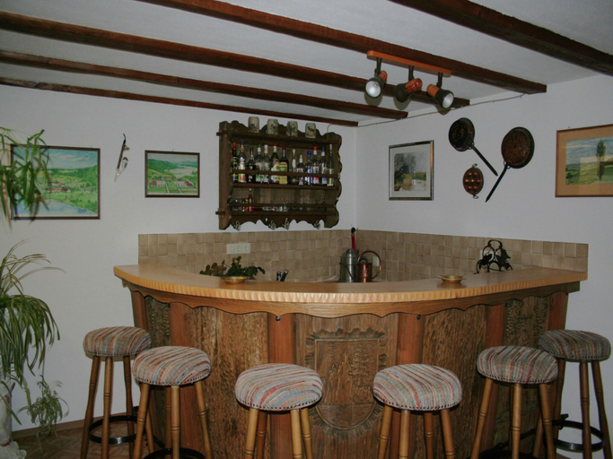 Food & Drinks, Ferienwohnung im Schwarzwald mit Garten, Waldshut