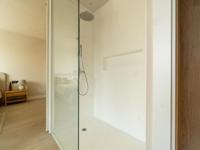 Bathroom 4, Sunny Villa by Platja Ardiaca, Tarragona